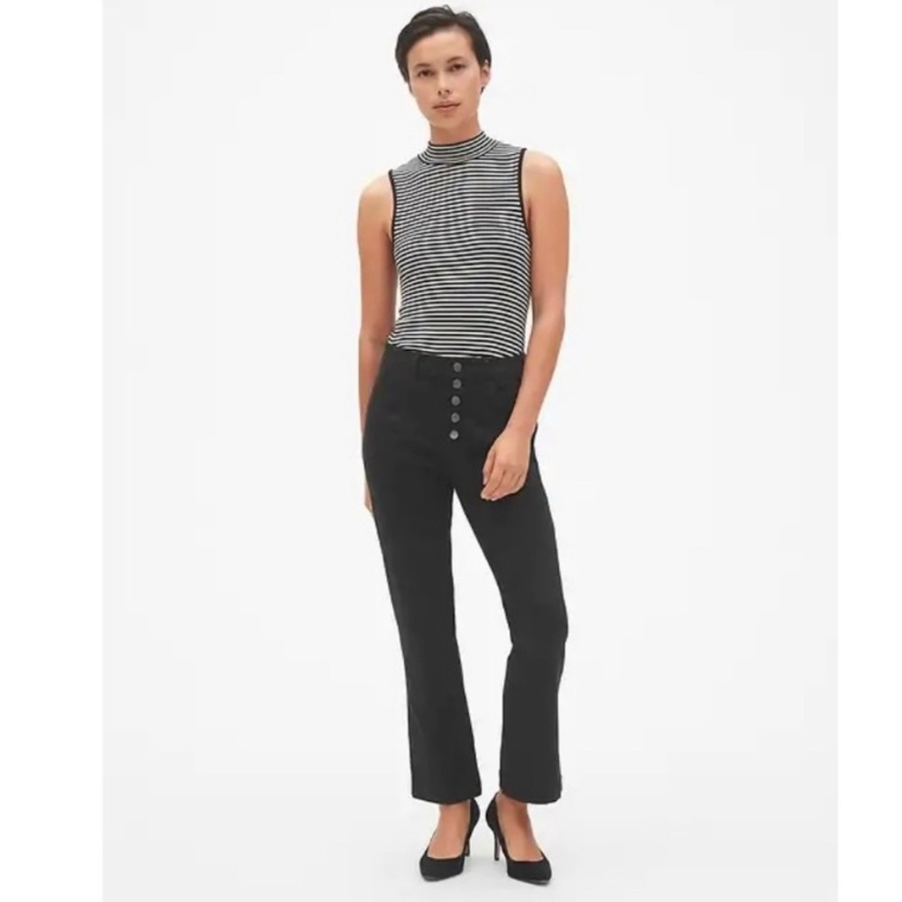 Gap High Rise Button-Fly Crop Kick Pants in Sculpt